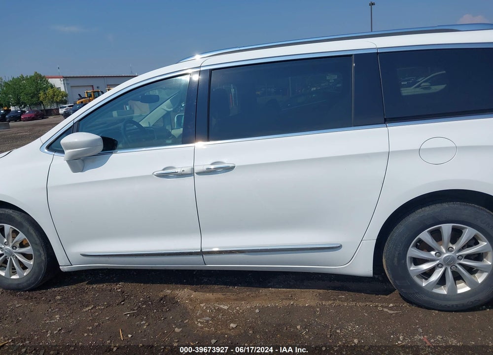 2018 CHRYSLER PACIFICA TOURING L PLUS VIN: 2C4RC1EG1JR353753