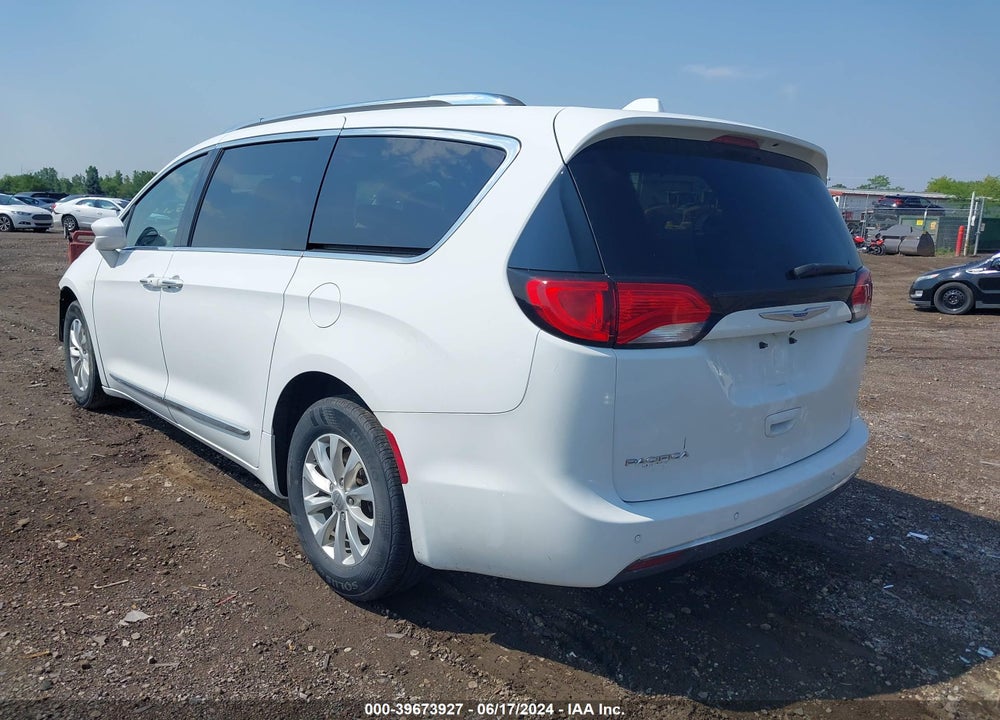 2018 CHRYSLER PACIFICA TOURING L PLUS VIN: 2C4RC1EG1JR353753