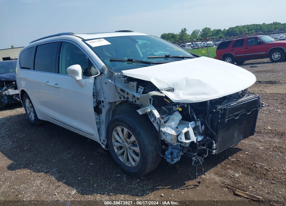 2018 CHRYSLER PACIFICA TOURING L PLUS VIN: 2C4RC1EG1JR353753