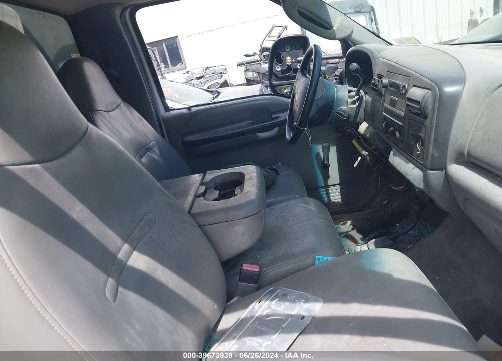 2005 FORD F-350 XL/XLT VIN: 1FDWF37P45EA98937