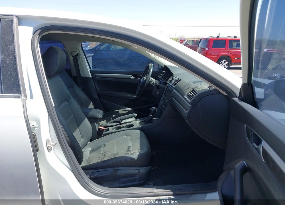 2018 VOLKSWAGEN PASSAT 2.0T R-LINE/2.0T S VIN: 1VWAA7A31JC025683