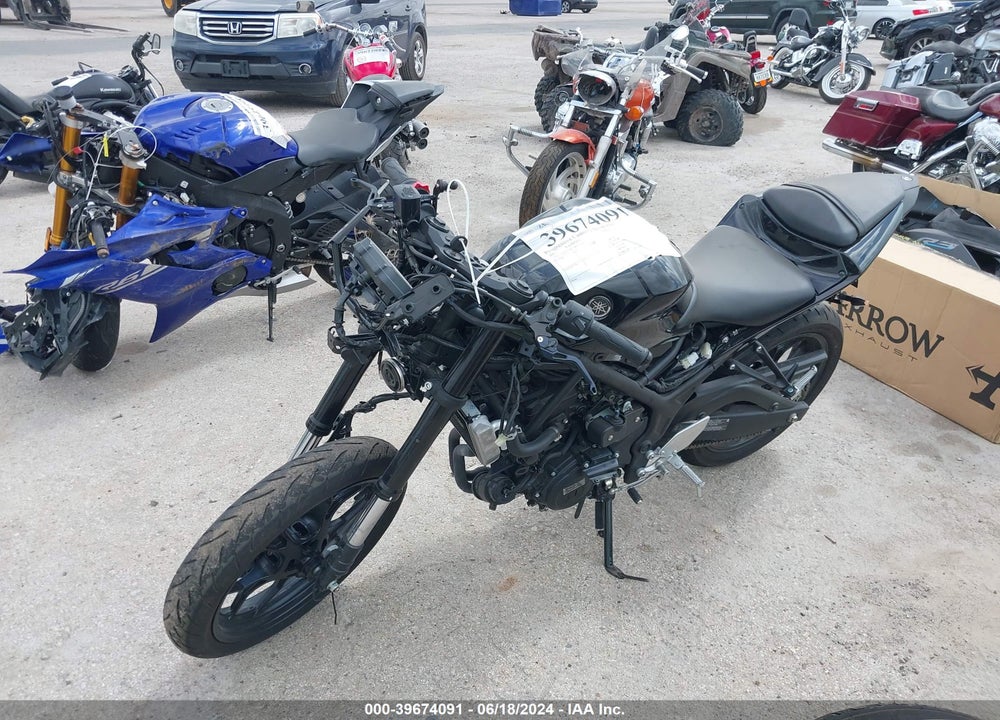 2023 YAMAHA YZFR3 A VIN: MH3RH18Y3PK013602