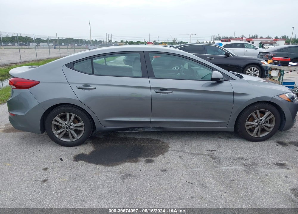 2018 HYUNDAI ELANTRA SEL VIN: 5NPD84LF1JH307909