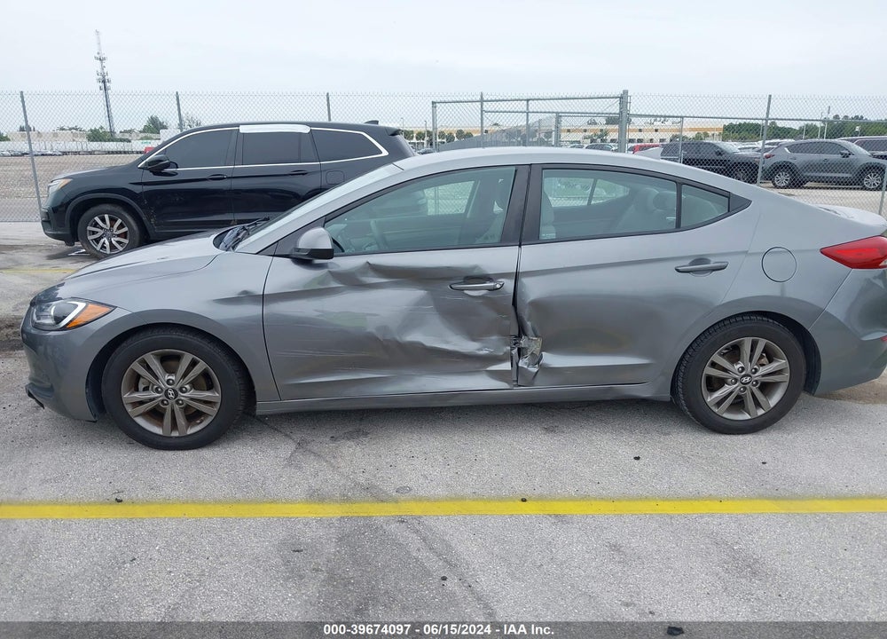 2018 HYUNDAI ELANTRA SEL VIN: 5NPD84LF1JH307909