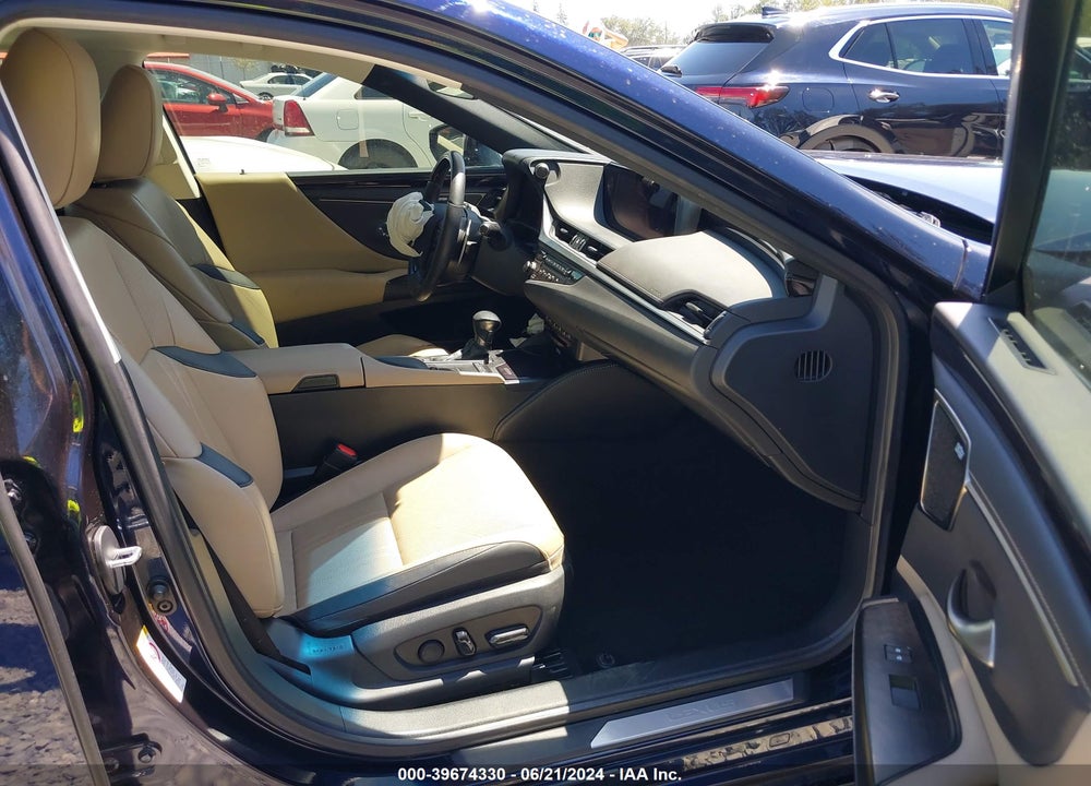 2019 LEXUS ES 300H ULTRA LUXURY VIN: 58AB21B13KU002811