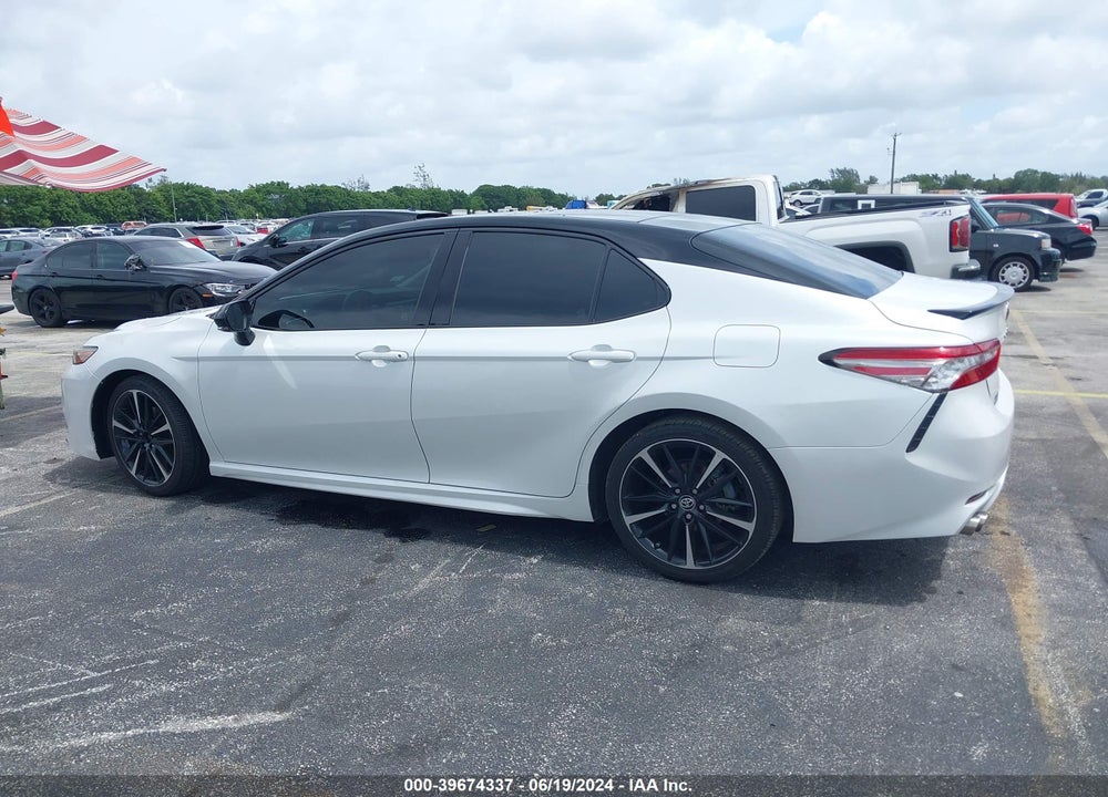 2018 TOYOTA CAMRY XSE VIN: 4T1B61HKXJU155437