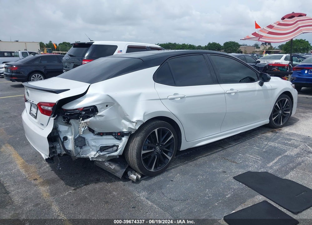 2018 TOYOTA CAMRY XSE VIN: 4T1B61HKXJU155437