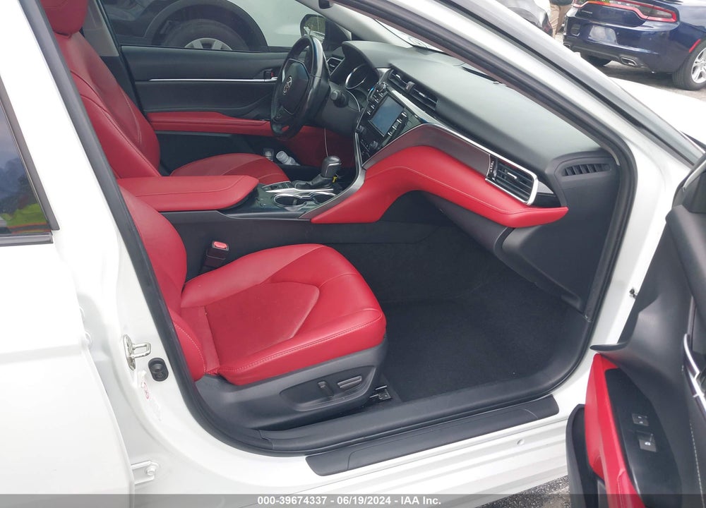 2018 TOYOTA CAMRY XSE VIN: 4T1B61HKXJU155437