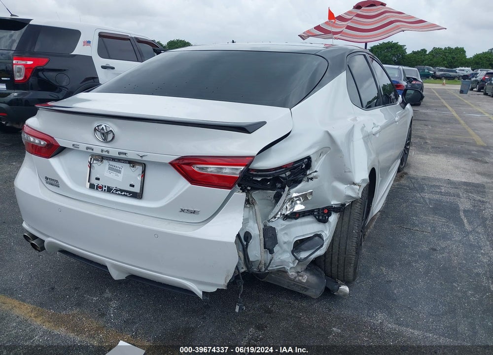 2018 TOYOTA CAMRY XSE VIN: 4T1B61HKXJU155437