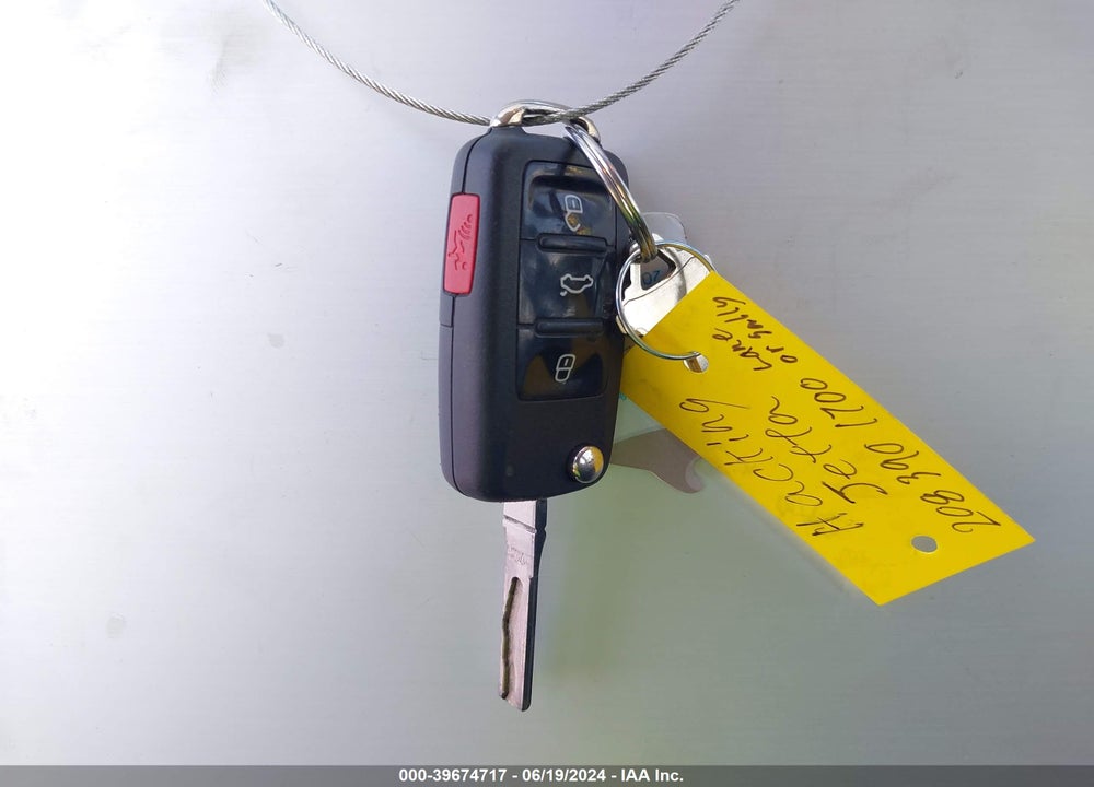 2011 VOLKSWAGEN JETTA 2.0L TDI VIN: 3VWLL7AJ4BM125195