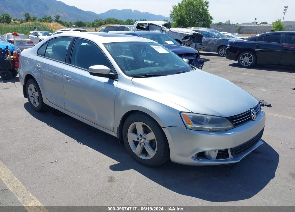 2011 VOLKSWAGEN JETTA 2.0L TDI VIN: 3VWLL7AJ4BM125195