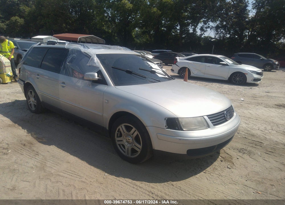 2001 VOLKSWAGEN PASSAT GLX VIN: WVWJH63B31E033351