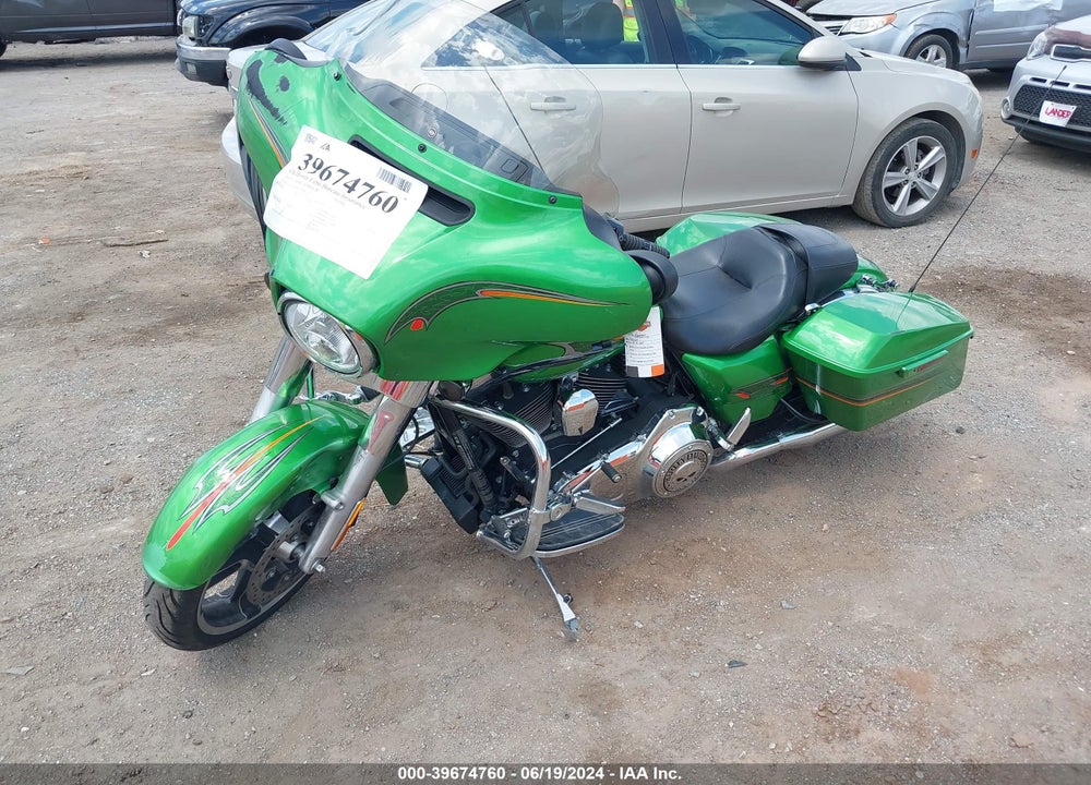 2015 HARLEY-DAVIDSON FLHX STREET GLIDE VIN: 1HD1KBM10FB682435