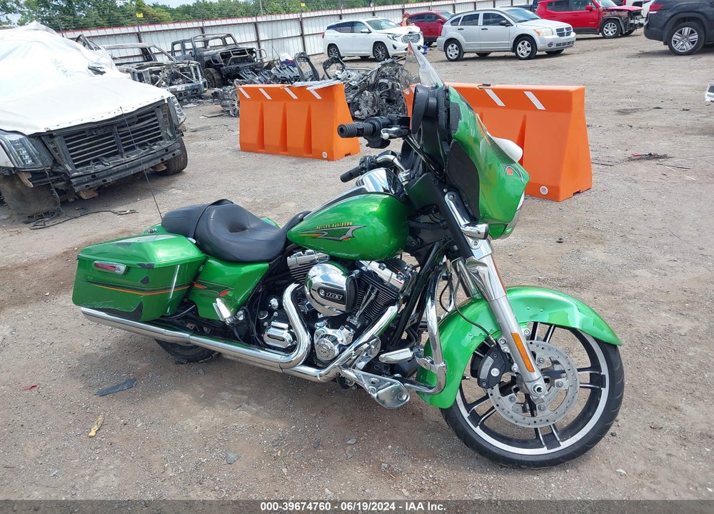 2015 HARLEY-DAVIDSON FLHX STREET GLIDE VIN: 1HD1KBM10FB682435