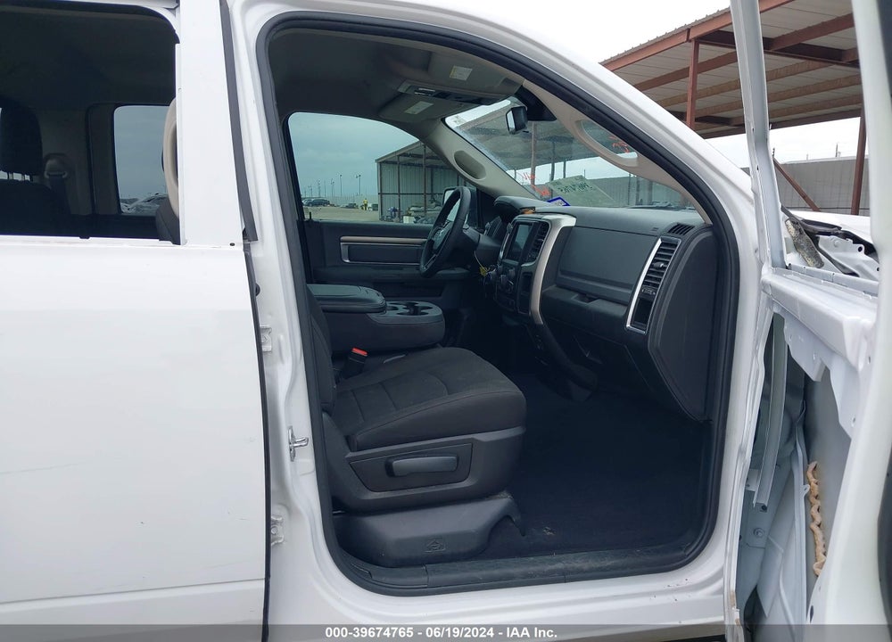 2019 RAM 1500 CLASSIC WARLOCK QUAD CAB 4X2 6'4 BOX VIN: 1C6RR6GT9KS724090