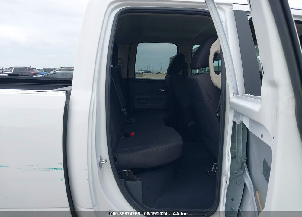 2019 RAM 1500 CLASSIC WARLOCK QUAD CAB 4X2 6'4 BOX VIN: 1C6RR6GT9KS724090