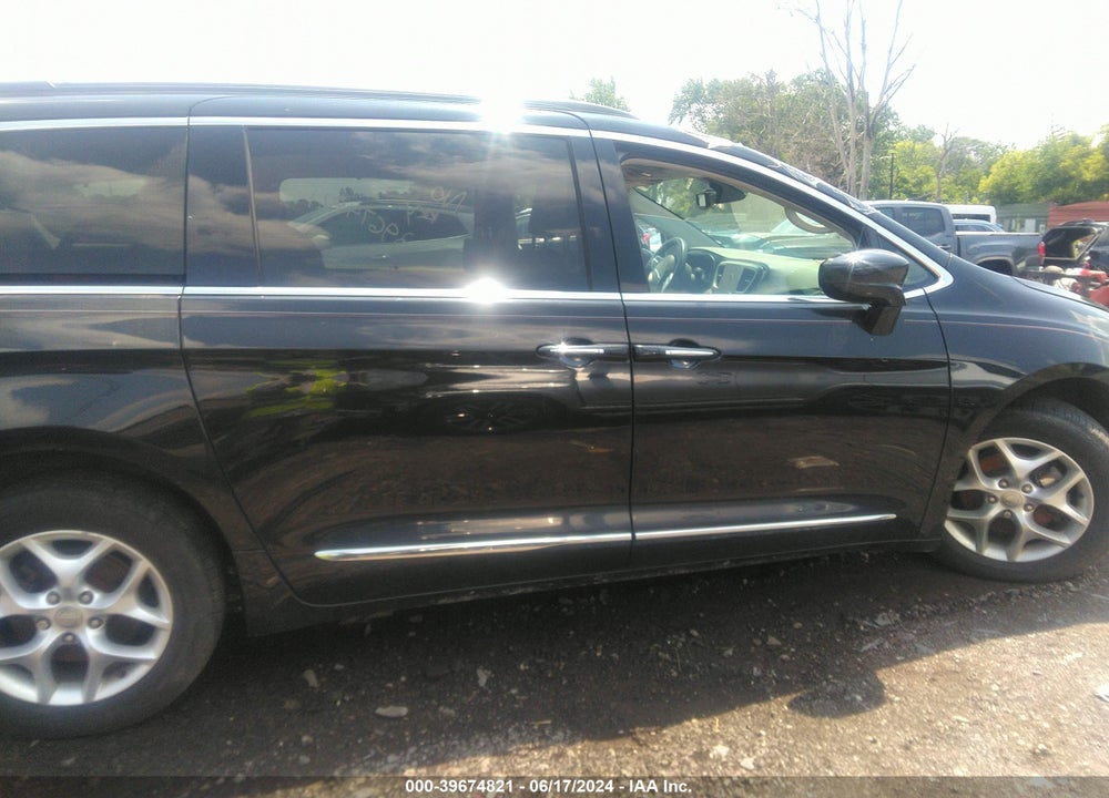 2017 CHRYSLER PACIFICA TOURING L VIN: 2C4RC1BG1HR635115