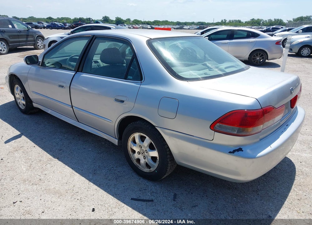 2001 HONDA ACCORD 2.3 EX VIN: 1HGCG56681A140599