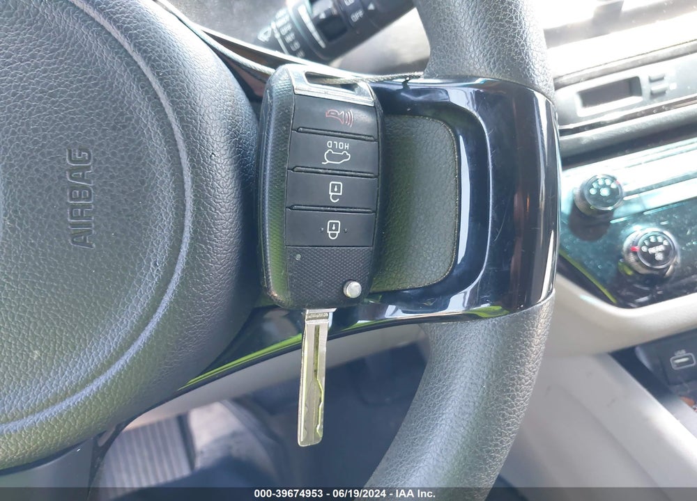 2016 KIA SEDONA LX VIN: KNDMB5C19G6106368