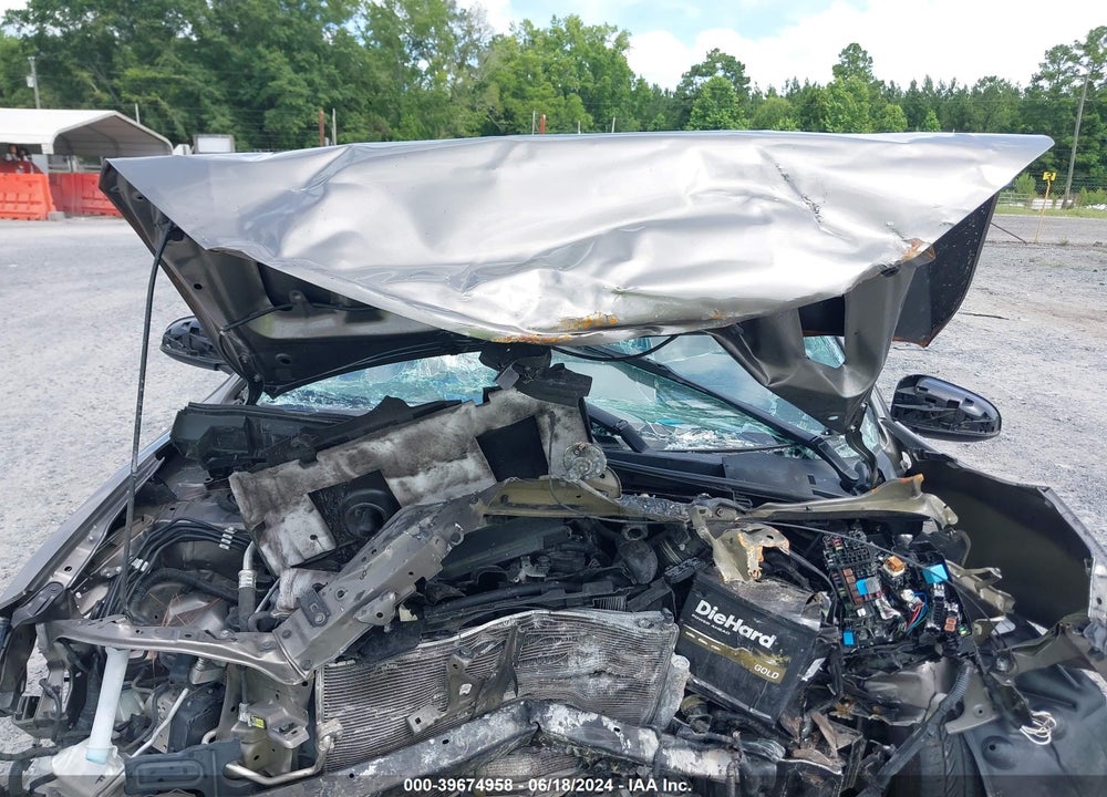 2019 TOYOTA COROLLA LE VIN: 5YFBURHE6KP897092