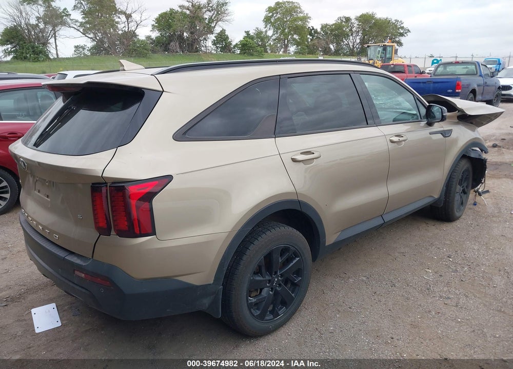 2021 KIA SORENTO S VIN: 5XYRLDLC7MG045920