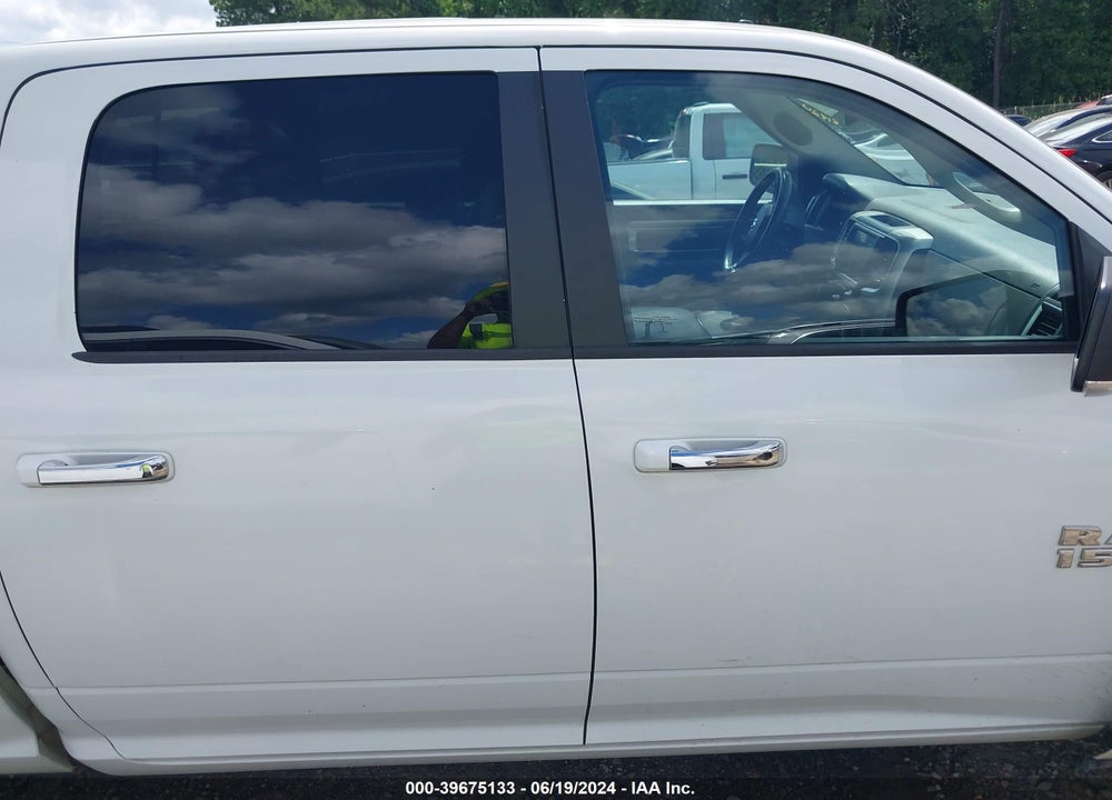 2016 RAM 1500 VIN: 3C6RR7LT9GG174884