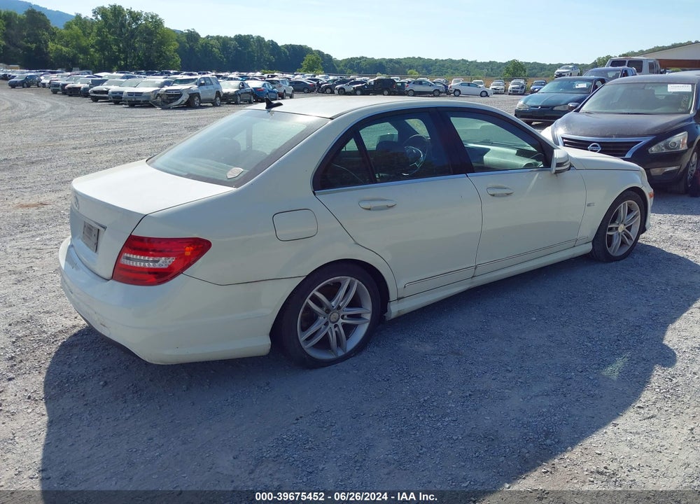 2012 MERCEDES-BENZ C 250 LUXURY/SPORT VIN: WDDGF4HB5CA636556