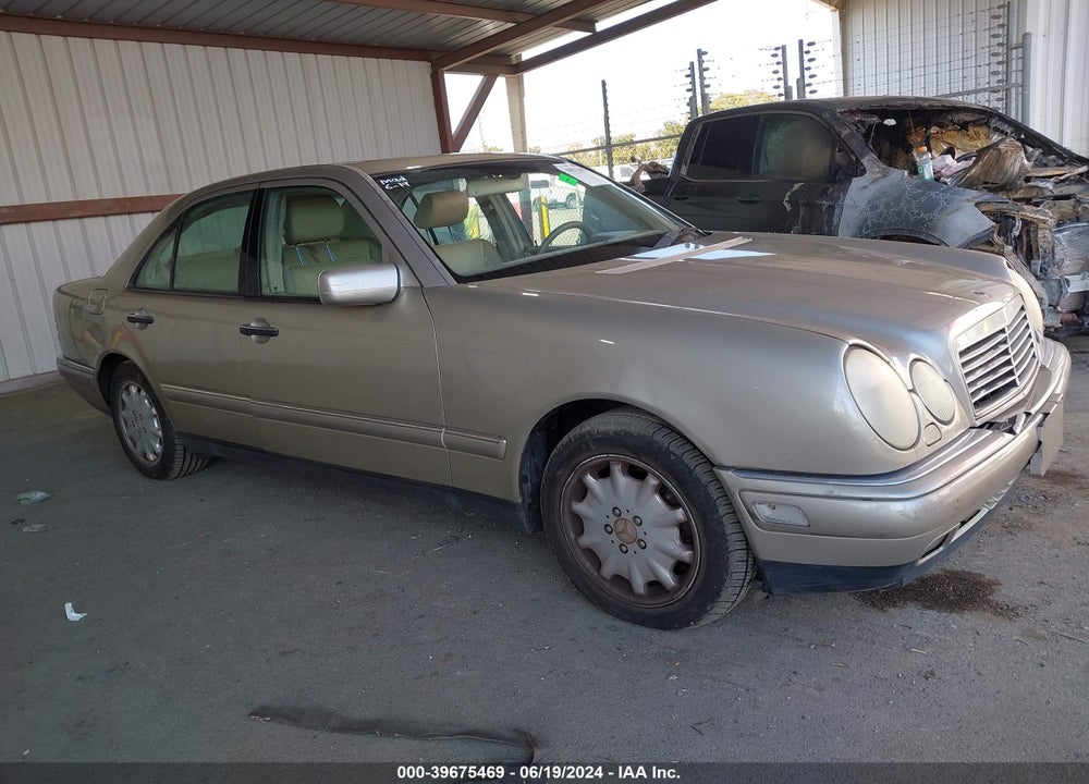 1999 MERCEDES-BENZ E 320 AWD VIN: WDBJF82H9XX016086