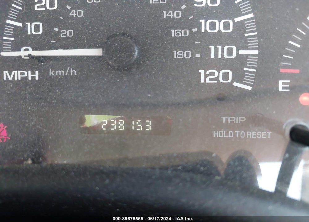 2005 CHEVROLET CLASSIC VIN: 1G1ND52F35M160956
