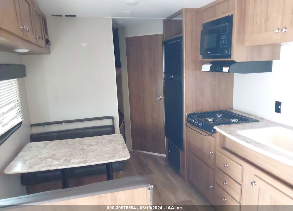 2018 ASPEN TRAIL LE 25BH VIN: 4YDT25B2XJ8922178