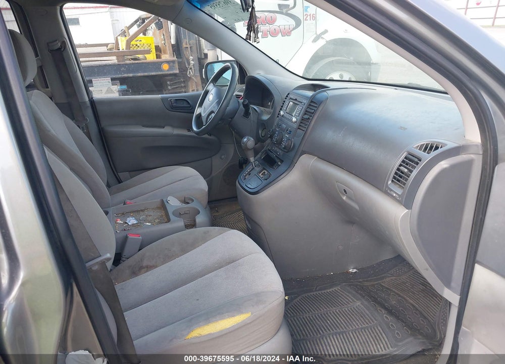 2011 KIA SEDONA LX VIN: KNDMG4C7XB6372667