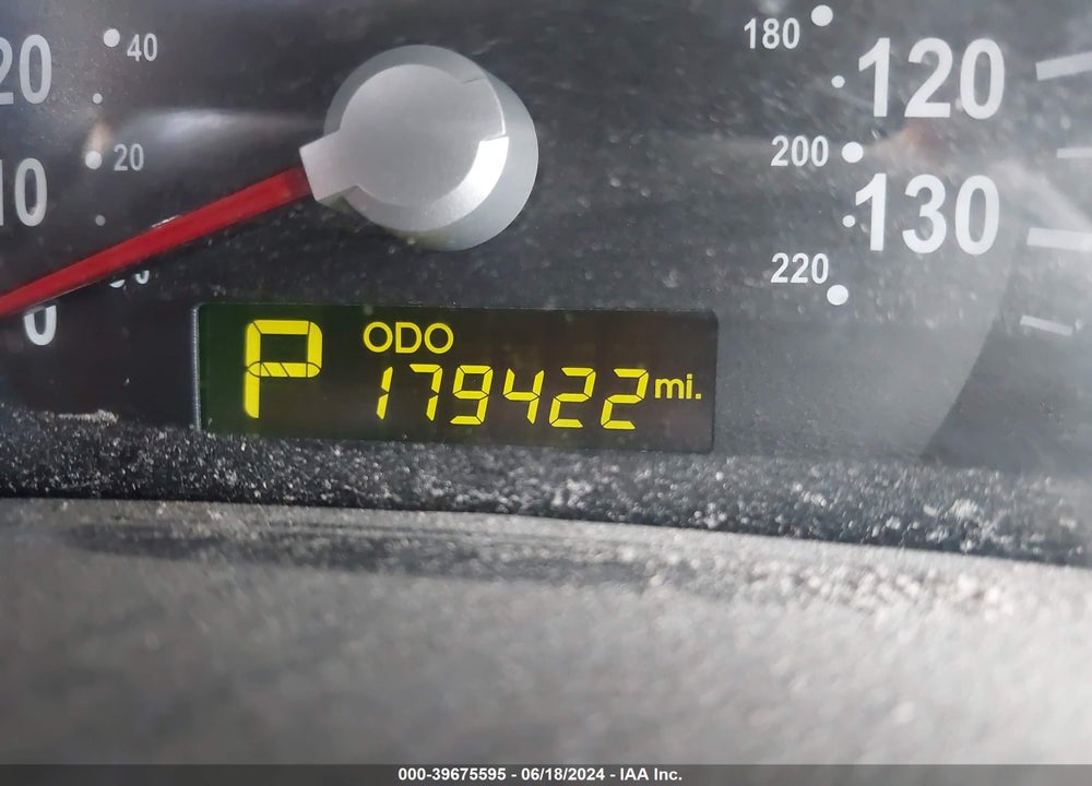 2011 KIA SEDONA LX VIN: KNDMG4C7XB6372667
