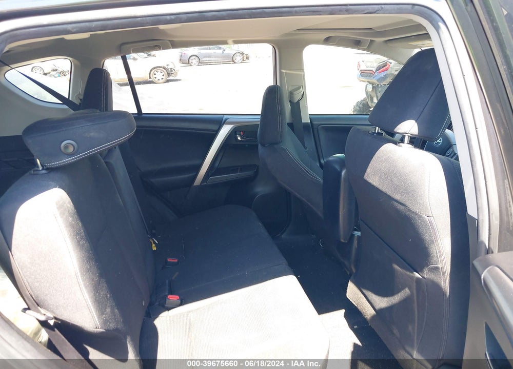 2018 TOYOTA RAV4 XLE VIN: JTMRFREV9JJ200322