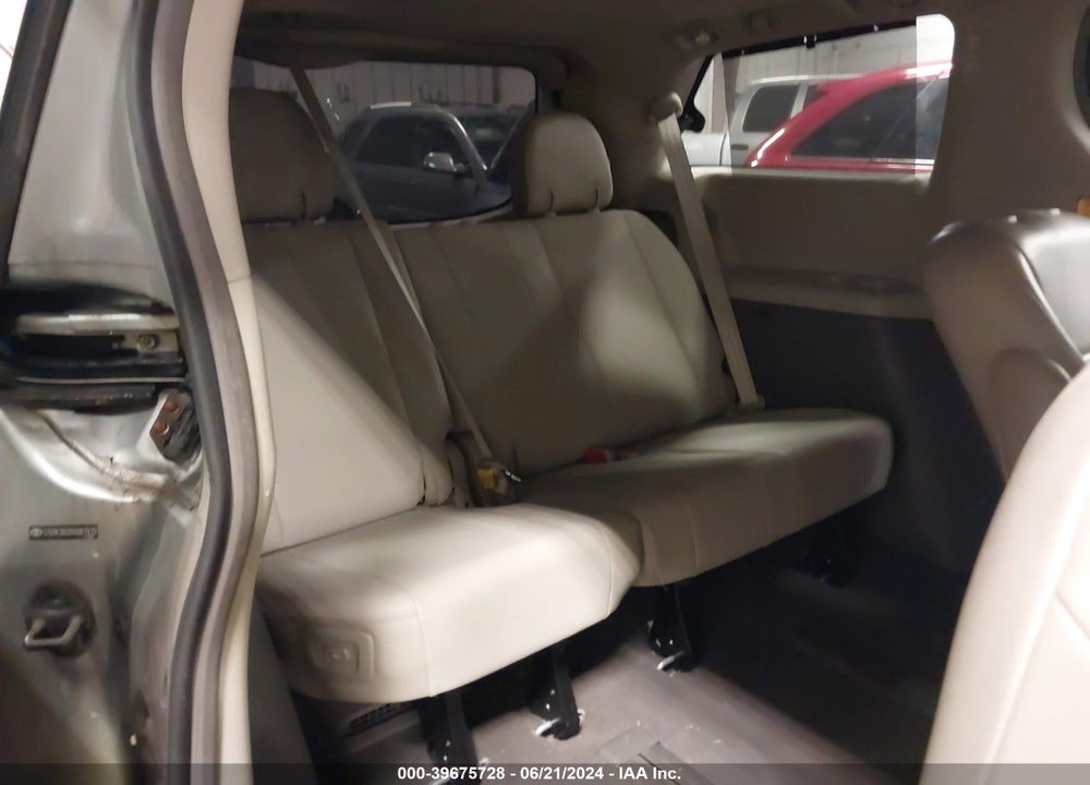 2011 TOYOTA SIENNA LIMITED V6 VIN: 5TDYK3DC6BS001429