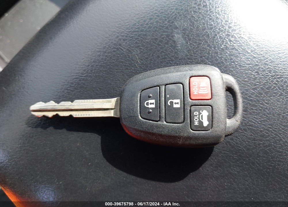 2017 TOYOTA CAMRY SE VIN: 4T1BF1FK3HU791274