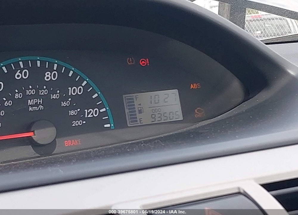 2010 TOYOTA YARIS VIN: JTDBT4K31A1357763