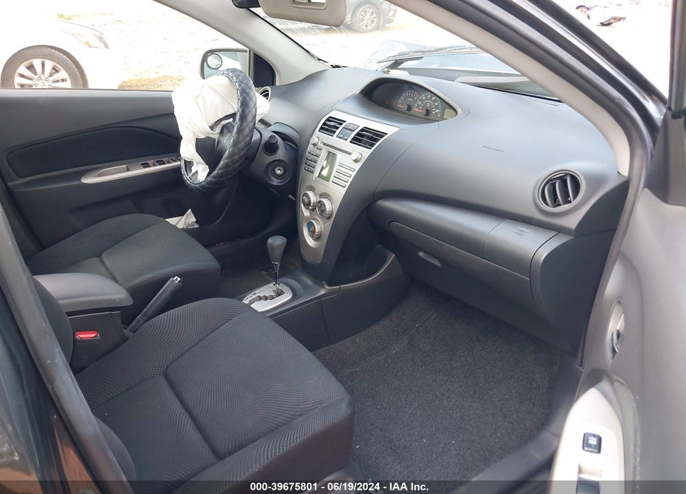 2010 TOYOTA YARIS VIN: JTDBT4K31A1357763