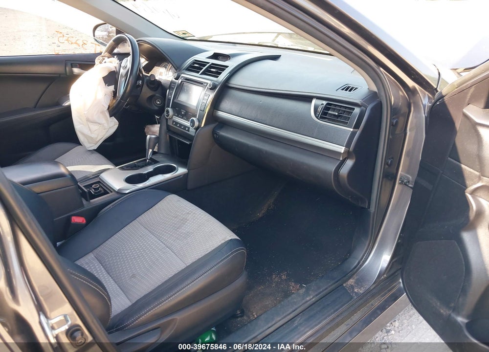 2014 TOYOTA CAMRY SE VIN: 4T1BF1FK3EU829534