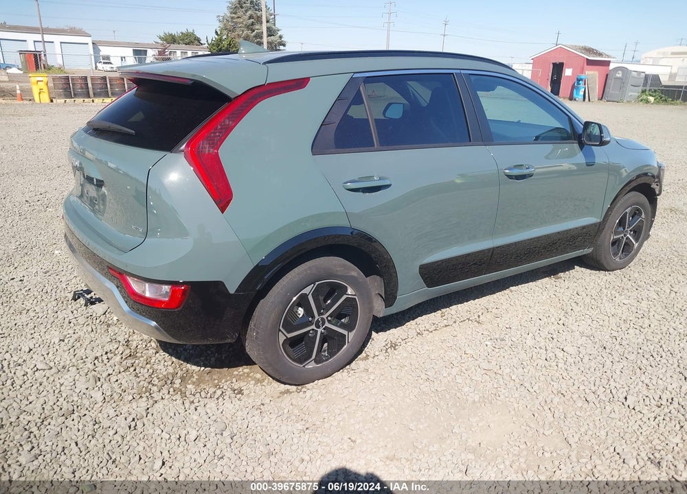 2023 KIA NIRO SX VIN: KNDCT3LE9P5095961