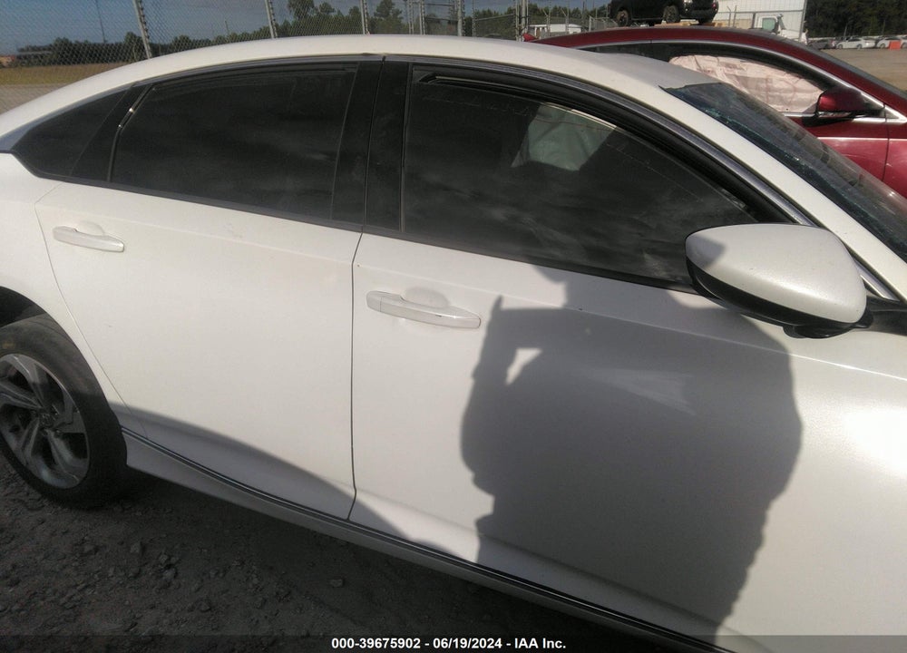 2018 HONDA ACCORD EX VIN: 1HGCV1F45JA261832
