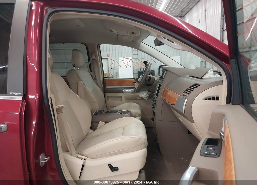 2010 CHRYSLER TOWN & COUNTRY NEW LIMITED VIN: 2A4RR7DX1AR501851