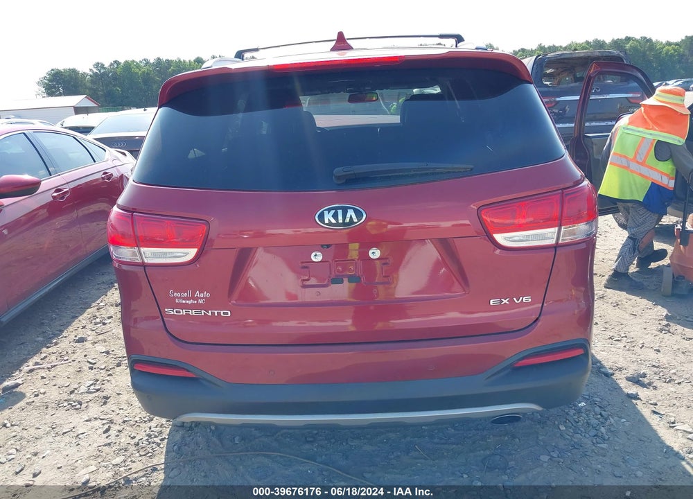 2017 KIA SORENTO 3.3L EX VIN: 5XYPH4A58HG320231