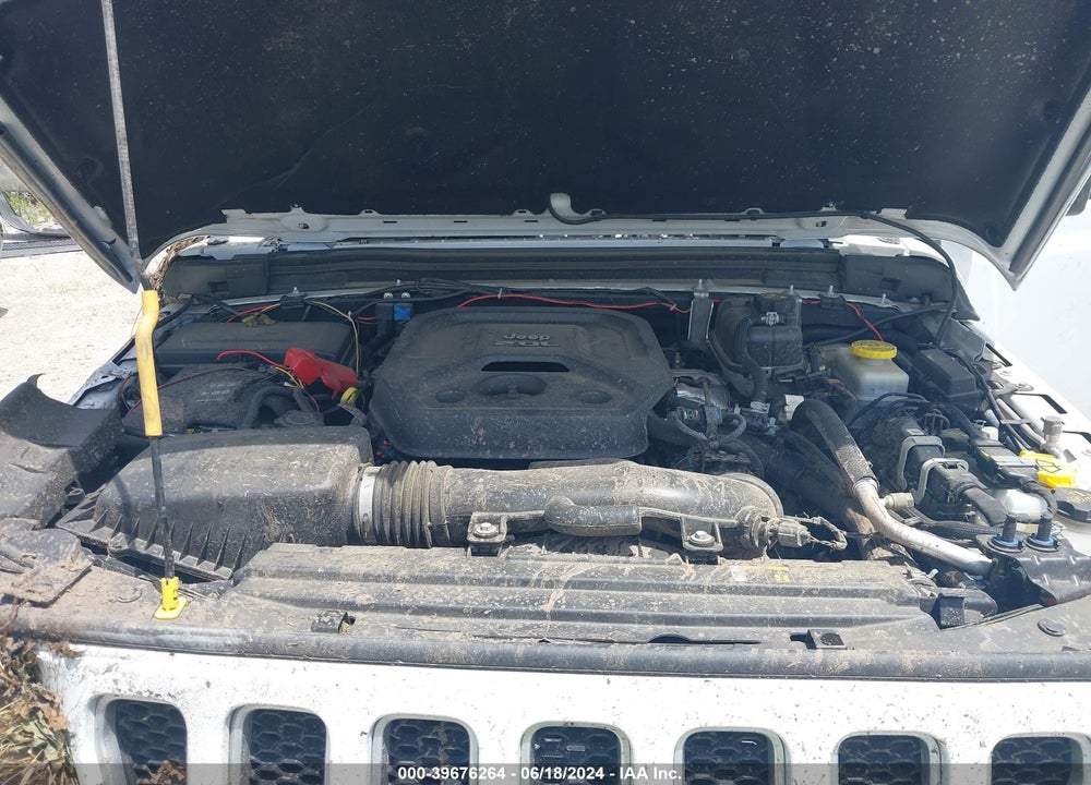 2018 JEEP WRANGLER UNLIMITED SAHARA 4X4 VIN: 1C4HJXEN6JW211604