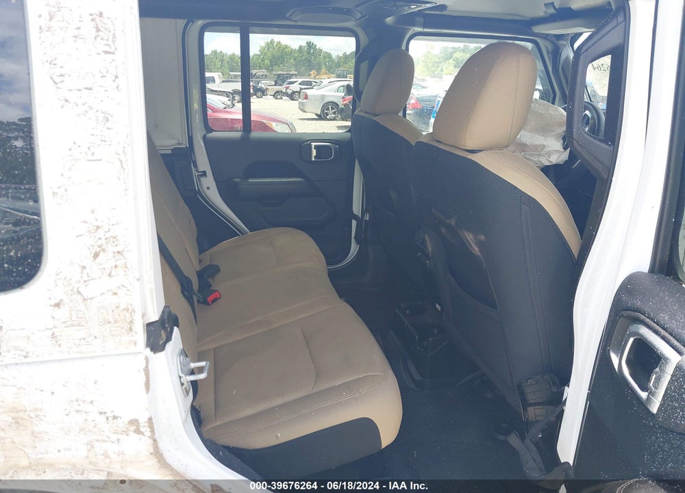 2018 JEEP WRANGLER UNLIMITED SAHARA 4X4 VIN: 1C4HJXEN6JW211604