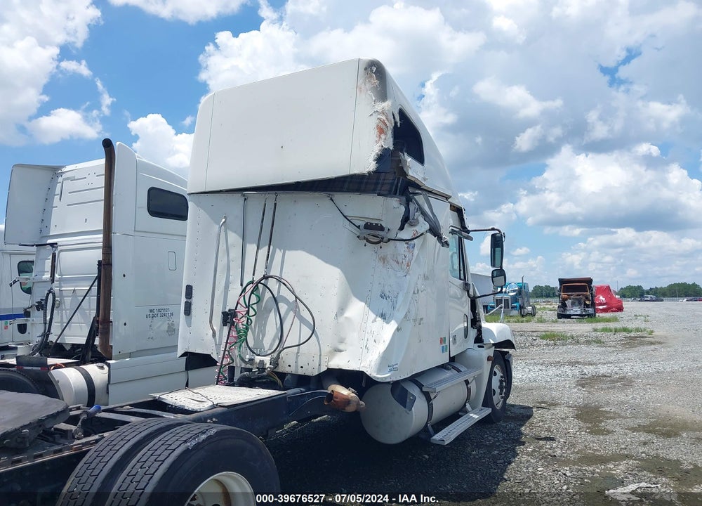 2005 FREIGHTLINER ST120 ST120 VIN: 1FUJBBCK05LU45800