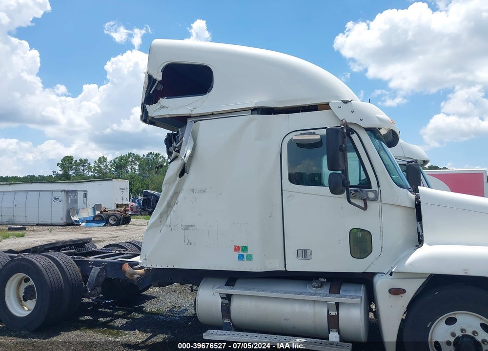 2005 FREIGHTLINER ST120 ST120 VIN: 1FUJBBCK05LU45800