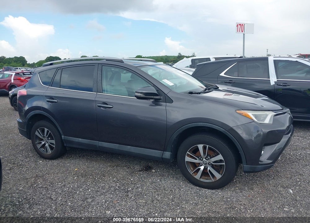2018 TOYOTA RAV4 XLE VIN: 2T3WFREV9JW439762