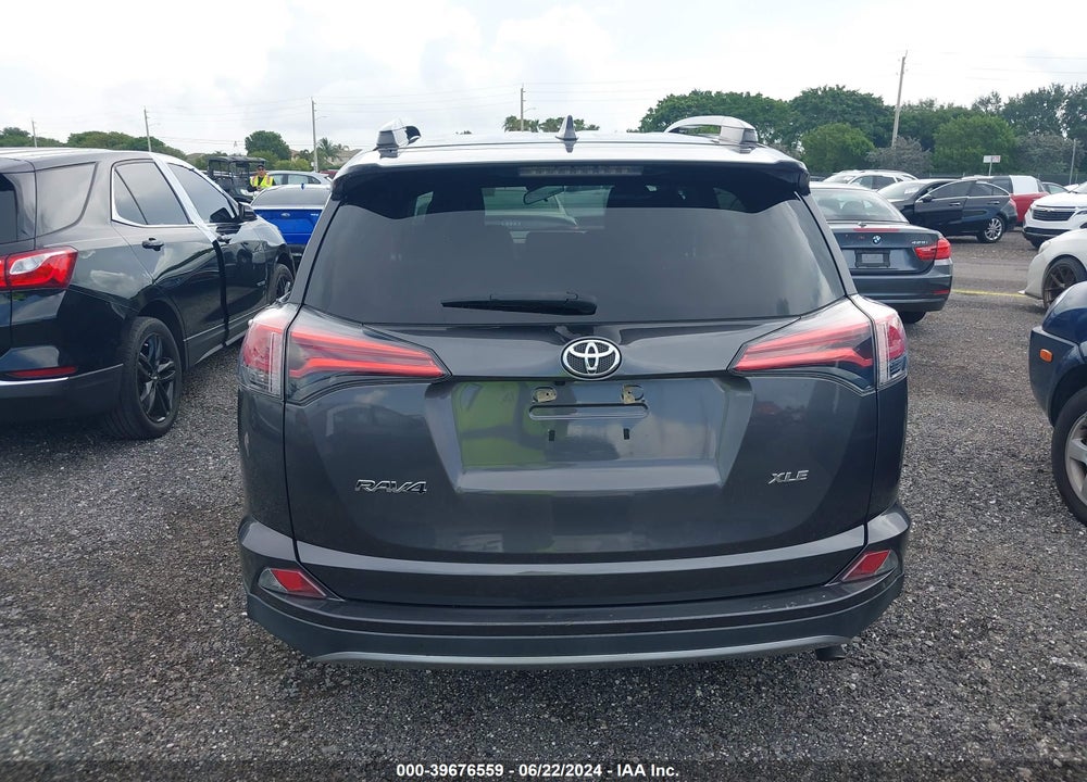 2018 TOYOTA RAV4 XLE VIN: 2T3WFREV9JW439762