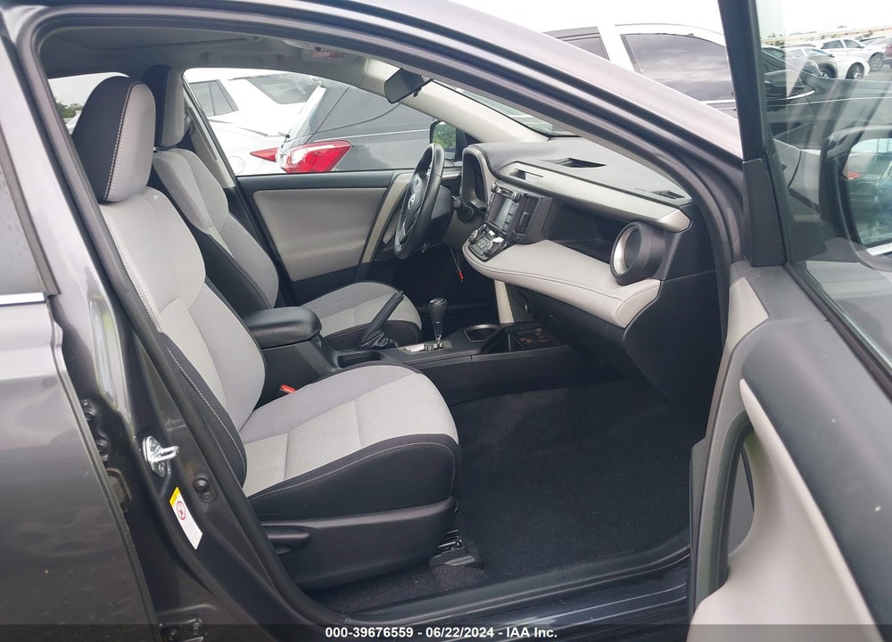 2018 TOYOTA RAV4 XLE VIN: 2T3WFREV9JW439762