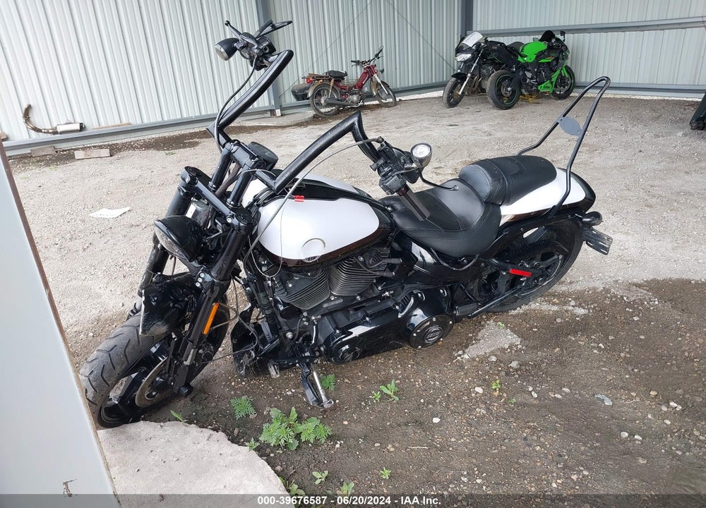 2017 HARLEY-DAVIDSON FXSE VIN: 1HD1TG910HB960563